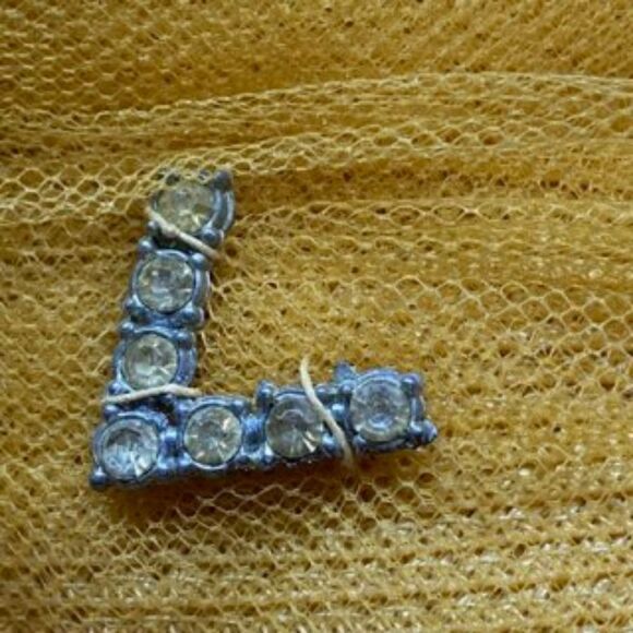 Vintage Yellow Hat with Silver V Shaped Accent - Picture 8 of 13